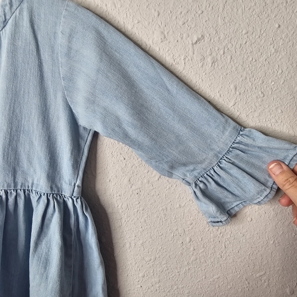 RuffleButts Top Toddler Girl 4T Blue Denim Chambray Ruffle Hi‎ Low Bell Sleeve - Picture 6 of 14
